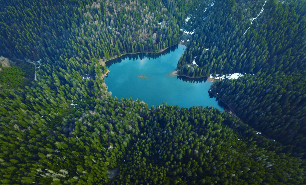 Чарівне озеро Синевир