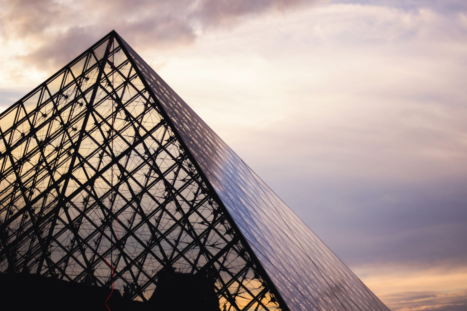 Парижський Лувр: найзнаменитіший музей планети